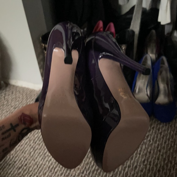 Purple Size 8.5 Gucci shoes never worn - Picture 4 of 4
